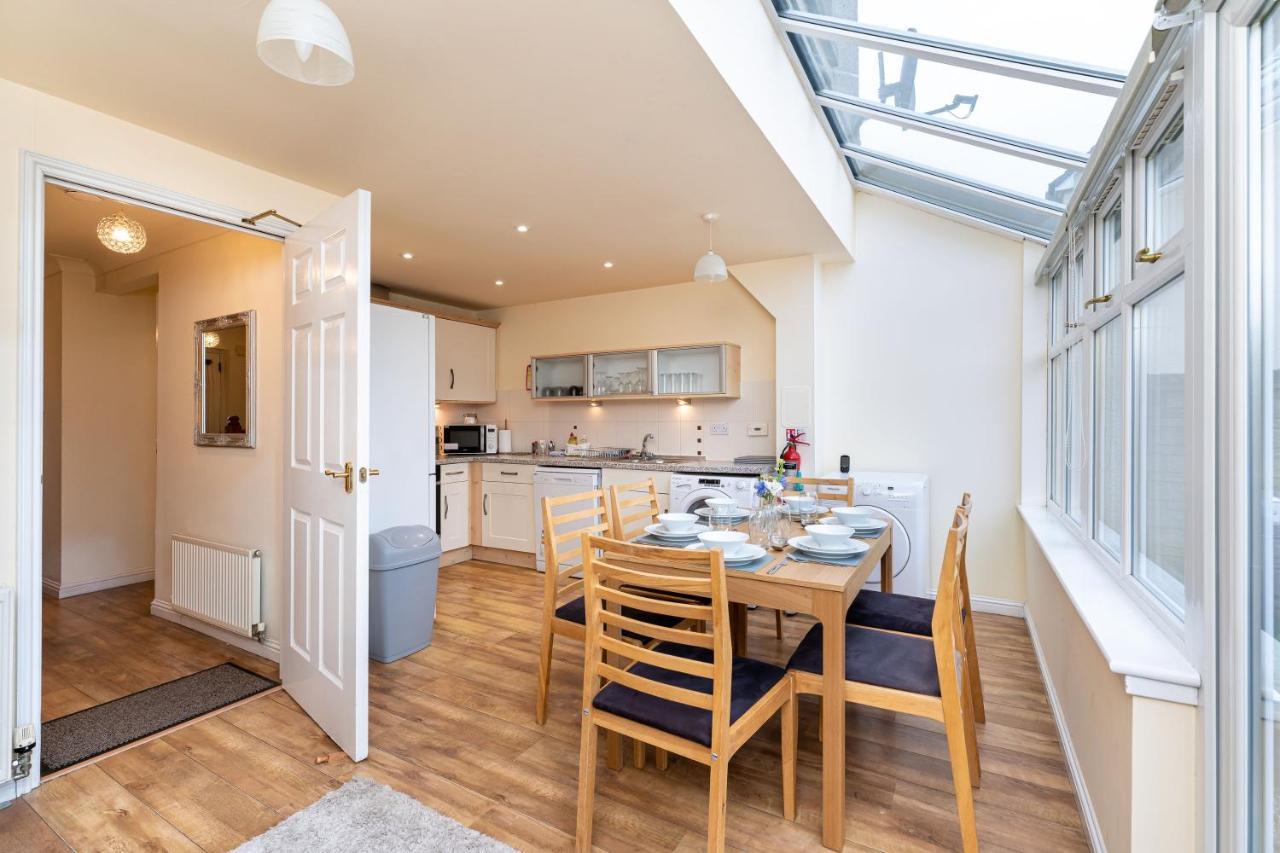 4 Bedroom Townhouse In Stirling Exterior foto