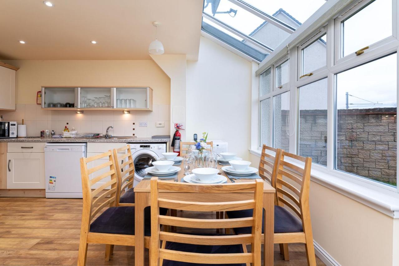 4 Bedroom Townhouse In Stirling Exterior foto