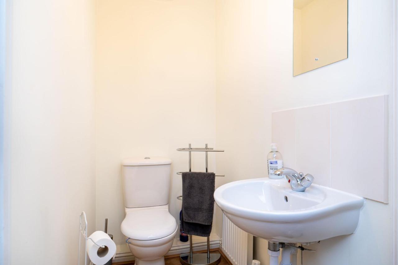 4 Bedroom Townhouse In Stirling Exterior foto