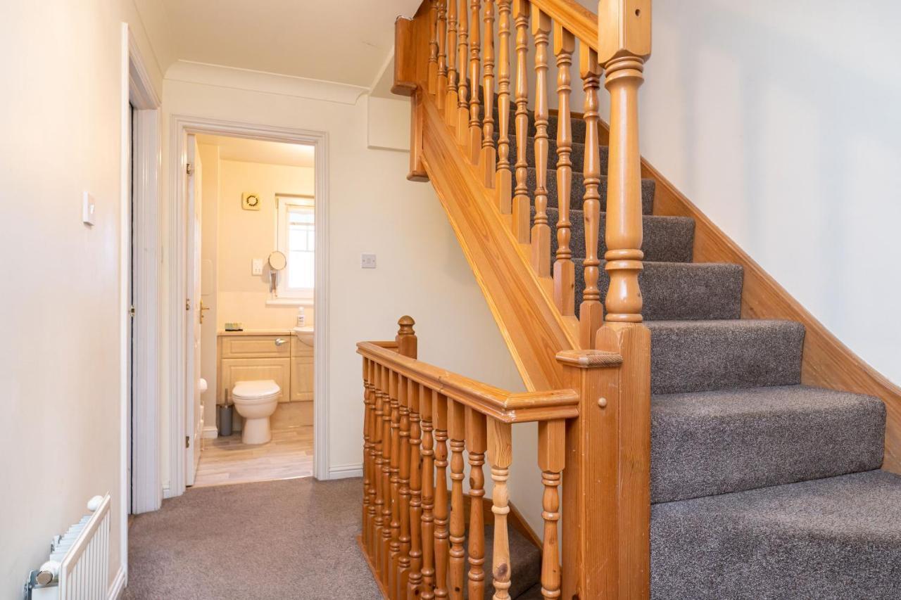 4 Bedroom Townhouse In Stirling Exterior foto
