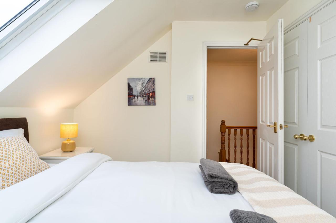 4 Bedroom Townhouse In Stirling Exterior foto